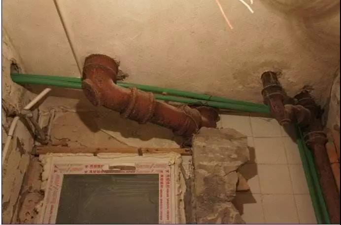 老房水管